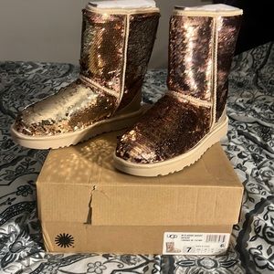 Woman Classic Short Sequin Ugg boots size 7! BRAND NEW!